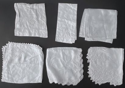 null Meeting of handkerchiefs and white embroidery, early twentieth century.
Six...
