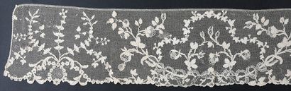null Large Argentan lace border, needlepoint, 2nd half of the 18th century.
Decorated...