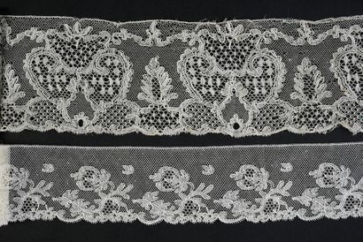 null Eleven white Bucks and Chantilly lace borders, spindles, 19th century.
In linen...