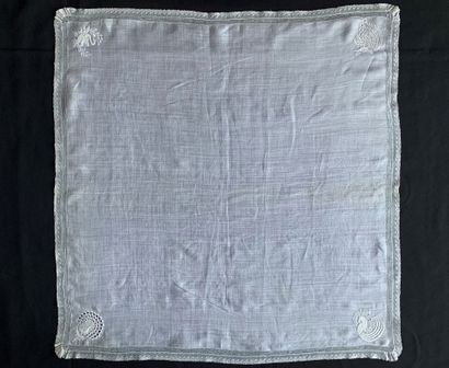 null Two large embroidered handkerchiefs, 1st third of the 19th century In hand-threaded...