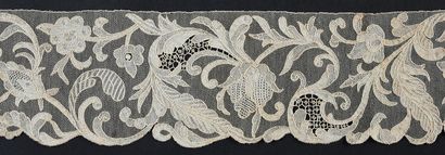 null Burano lace border, needlepoint, late 19th century.
Decorated with soft branches...