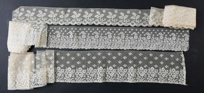 Three borders in lace of Malines, spindles,...