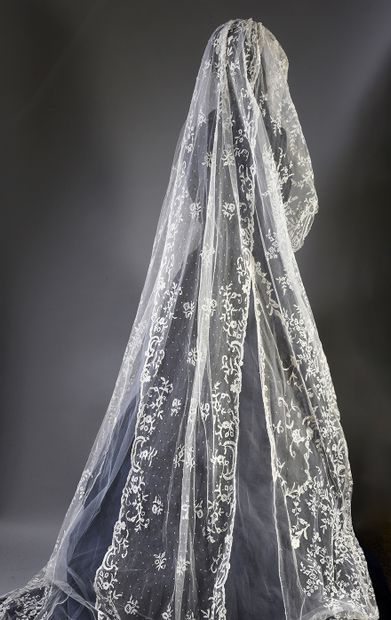 null Bridal veil, application of England, 2nd half of the nineteenth century.
Large...