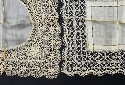 null Five handkerchiefs, bobbins, end of the XIXth and beginning of the XXth century.
Two...