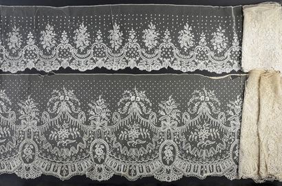 null Two large ruffles, application of England, 2nd half of the XIXth century.
One...