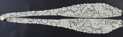 null Pair of needle lace engageantes, circa 1730-40.
Engageantes, probably cut from...