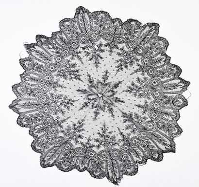 null Lace costume accessories, 2nd half of the 19th century.
A set of jabot, modesty...