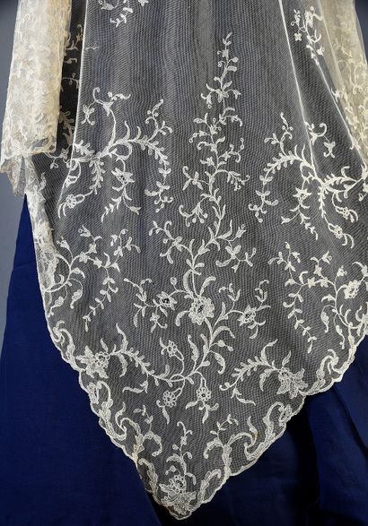 null Veil in application of Brussels, needle, 2nd half of the XIXth century.
Soft...