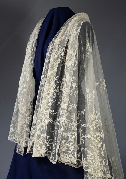 null Veil in application of Brussels, needle, 2nd half of the XIXth century.
Soft...