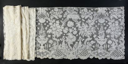 Rare large ruffle with fountains and animals,...