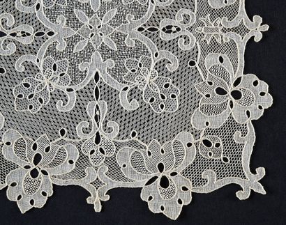null Rare small doily, Halas lace, needle, Hungary, 1st half of the XXth century.
A...
