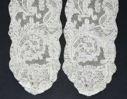 null A pair of barbs, Flanders, spindles, circa 1750-60.
Soft palms and foliage cutting...