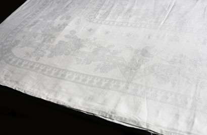 null Damask table service, tablecloth and ten napkins, 2nd half of the XIXth century.
Tablecloth...