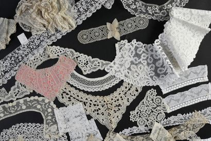 null Costume accessories in lace, late nineteenth and first half of the twentieth...