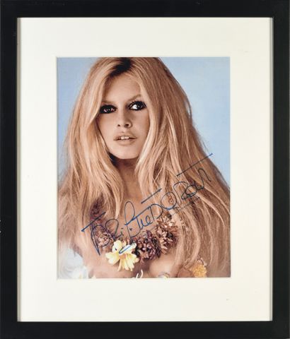 null BRIGITTE BARDOT (1934): Actress and singer. 1 series of 3 photos of the actress...