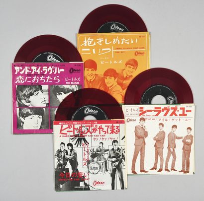  THE BEATLES: 1 ensemble de 4 disques vinyles 45 tours originaux édités au Japon....