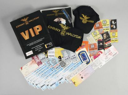 null JOHNNY HALLYDAY (1943/2017): Singer and actor. 1 VIP box set for the concert...