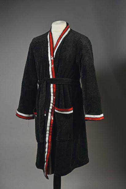 null CLAUDE FRANCOIS (1939/1978): Author, composer and performer. 1 dressing gown...
