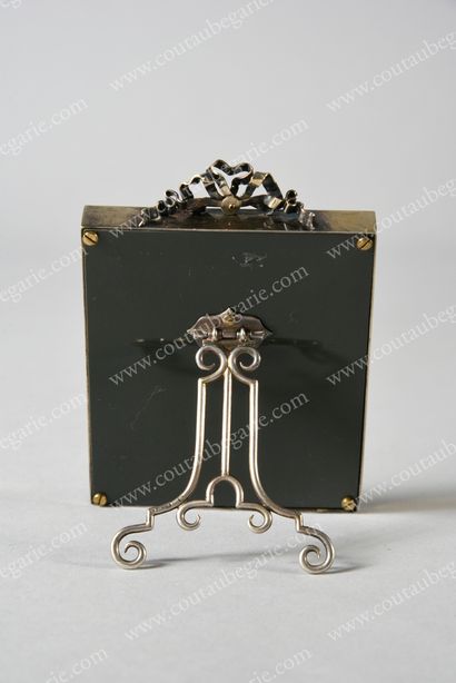 null * SMALL PHOTOGRAPHIC FRAME.
Rectangular shape, gilt-edged frame decorated with...