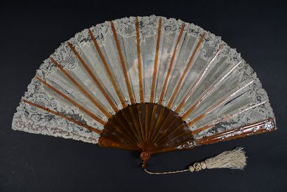 null Jolivet, Le repos de Flore, ca. 1890-1900
Folded fan, cream silk sheet bordered...