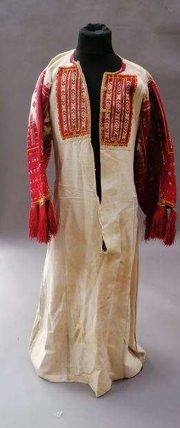 null Embroidered woman's tunic, Balkans, Macedonia first third of the twentieth century,...