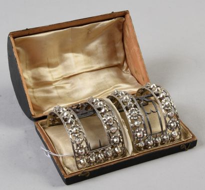 null Paire de boucles de chaussures dites à la d’Artois, époque Louis XVI, en argent...