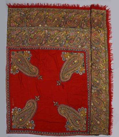 null Pointed cashmere shawl, India, second half of the 19th century, red cashmere...