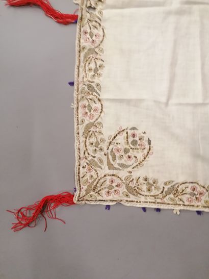 null Embroidered shawl, Balkans, Bulgaria, early 20th century, cream cotton canvas...