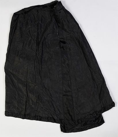 null Parts of bourgeois women's wardrobe, 1880-1900 approximately, costumes and parts...