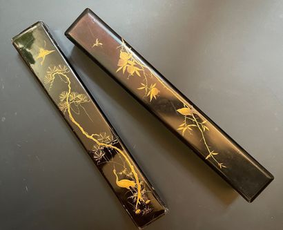 null Deux boites à éventails, Japon, XIXe siècle
En bambou laqué noir à décor or...