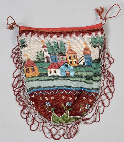 null Bourse en tricot de perles, vers 1830, décor d’un château dans la campagne en...