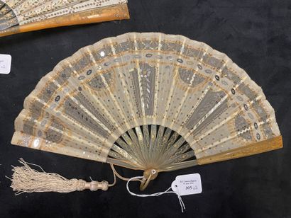 null Sequins, circa 1900-1920
Two fans.
*One, the leaf in tulle and silk embroidered...