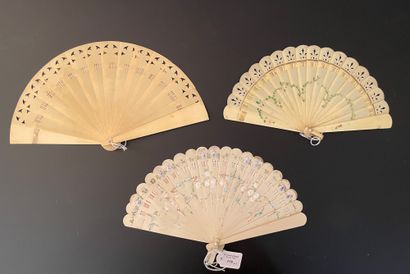 null Synthetics, early 20th century
Three broken type fans made of white synthetic...