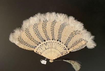null Sequins in palmettes, circa 1860
Fan with palmettes in alternating light blue...