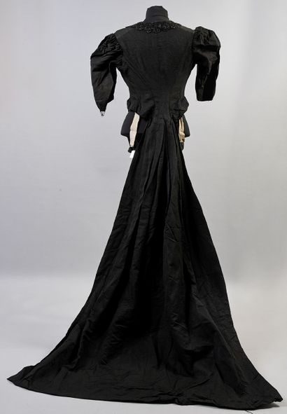 null Parties de garde-robe féminine bourgeoise, 1880-1900 environ, costumes et parties...