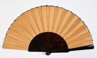 null The Doves of Love, circa 1900
Folded fan, in the taste of the eighteenth century,...