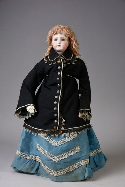null Fashion doll of type Parisienne PF JUMEAU, with head in pressed cookie, closed...
