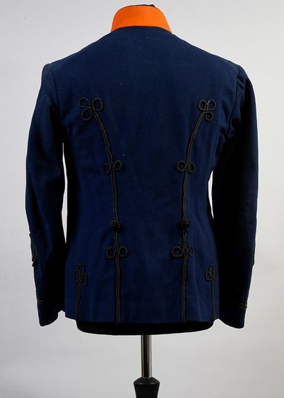 null 560. Dolman de hussard, fin du XIXe siècle, (Autriche?), veste en drap de laine...