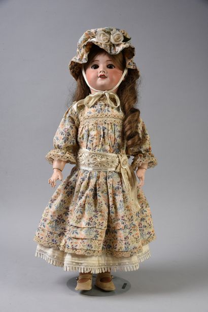 null French doll, with cookie head open mouth
UNIS FRANCE 60, Size6. Articulated...