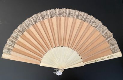 null Daisy and lily of the valley, circa 1890
Large fan, the leaf in cream satin...