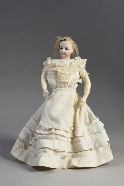 null François GAULTIER Parisienne type fashion doll, with head and bust in pressed...