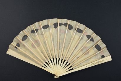 null Musette and straw hat, circa 1920
Folded fan, the silk sheet painted with wreaths...