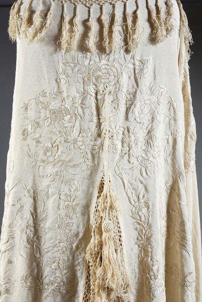 null Visite et accessoires du Costume féminin, vers 1880, visite à basques taillée...