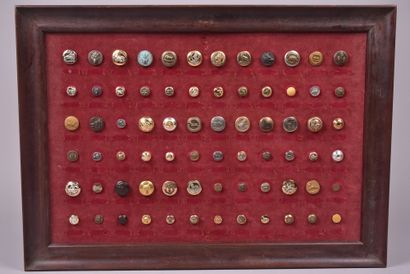 Sheet of 72 buttons of venery of which :...