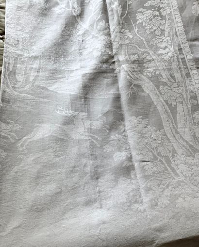 null Superb tablecloth, damask hunting, mid-nineteenth century. 
 Damask of linen...