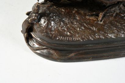 FERDINAND PAUTROT (1832 - 1874) Coq surpris par un lézard.
Bronze à patine brune,...