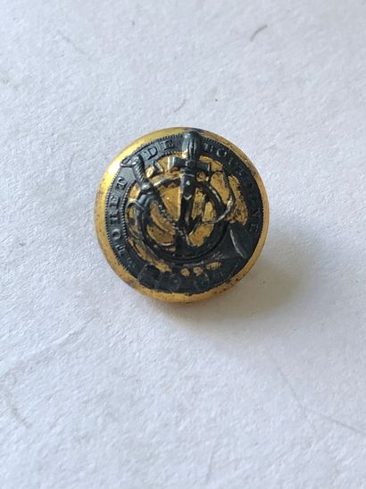 Button of vest of the crew of the Vénerie...
