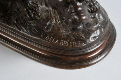 Edouard DELABRIERE (1829 - 1912) Grand chien de chasse attaché à une souche.
Bronze...