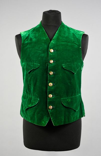 null Green vest, Chizé rally (1883-1908), 6 buttons. With a handwritten label: belonging...