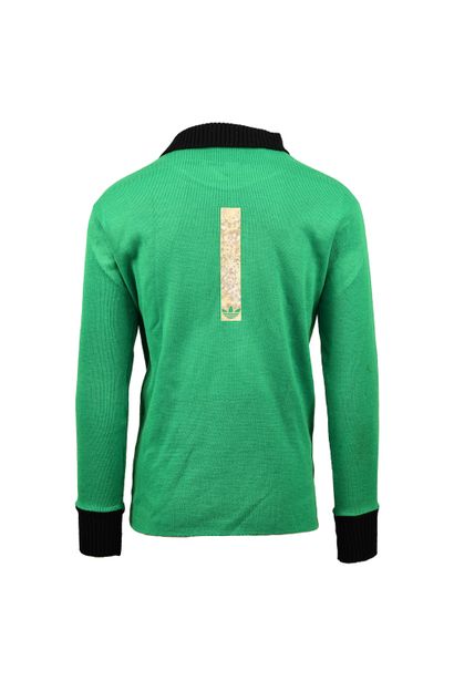 null Jersey n°1 of the French team goalkeeper worn during the International seasons...